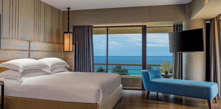 deluxe-suite-seaview-1800-x-646-1_13_11zon
