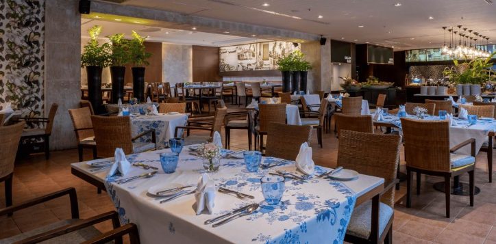 sails-restaurant-1800-x-646_32_11zon