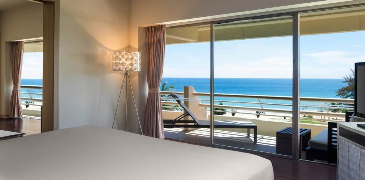 superior-suite-seaview-1800-x-646-1_48_11zon-2