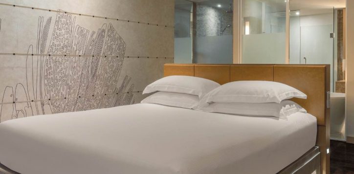 superior-suite-seaview-1800-x-646-2_49_11zon-2