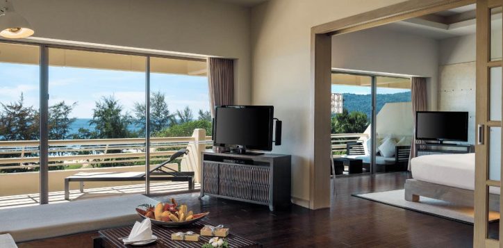 superior-suite-seaview-1800-x-646-3_50_11zon-2