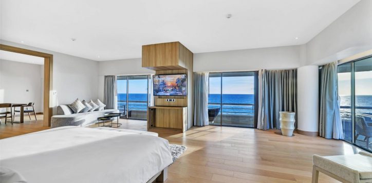 presidential_suite_bedroom_view-2-2