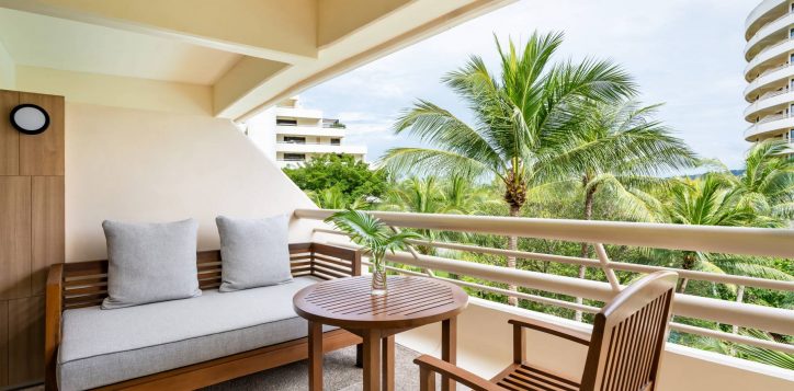 deluxe-twin-garden-view-balcony-2-2