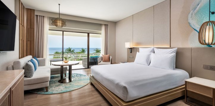 deluxe-king-sea-view-banner-2